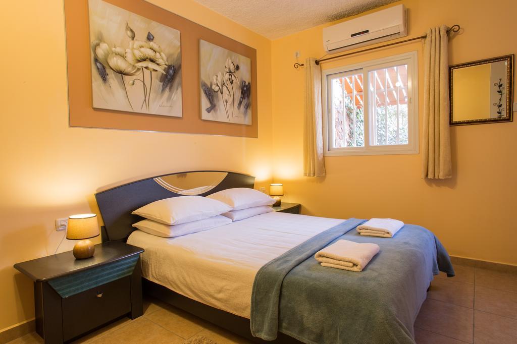 Dead Sea Sun Guest House Arad Zimmer foto
